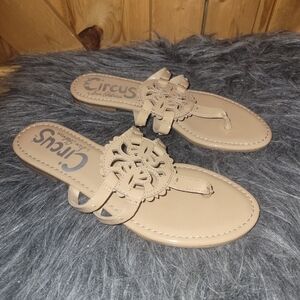Circus by Sam Edelman flip flop sandals size 8.5 Tan Womens